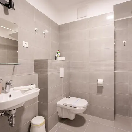 White Studio Apartment Budapest